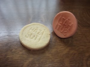 Domború vékony betűs pecsét 1000.-Ft/db