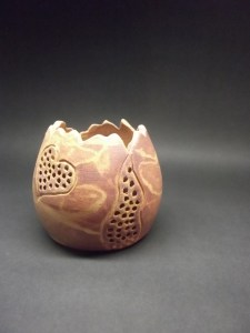 Törött sárkánytojás mécsestartó